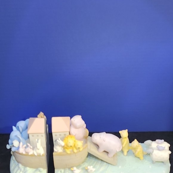 David Walker Noah's Ark Vintage Bookends by Michael And Company. Lion Sheep Ramp